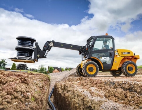 4M JCB 520-40 TELEHANDLER
