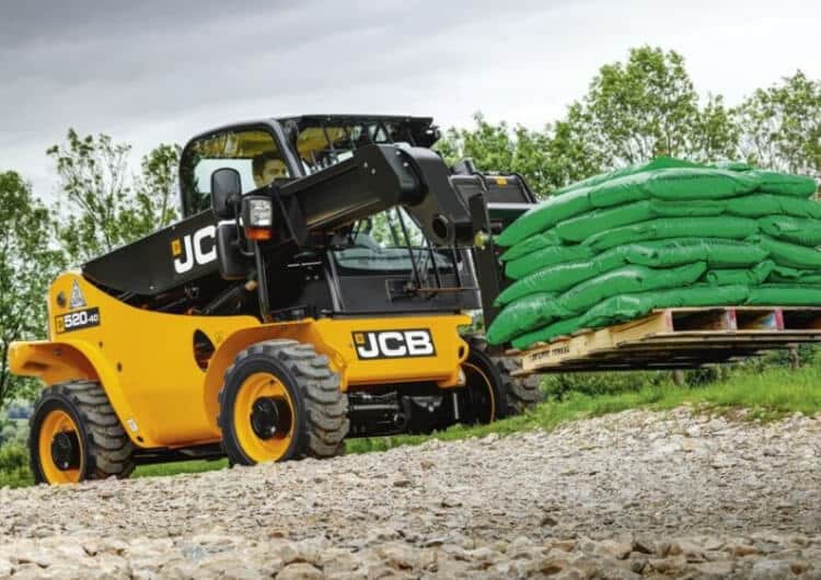 4M JCB 520-40 TELEHANDLER