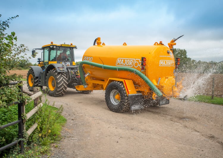 2,200 GALLON DUST SUPPRESSOR