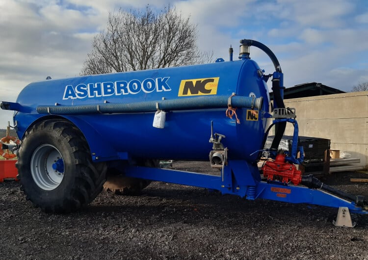 3,000 GALLON DUST SUPPRESSOR