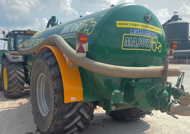 2,300 GALLON DUST SUPPRESSOR