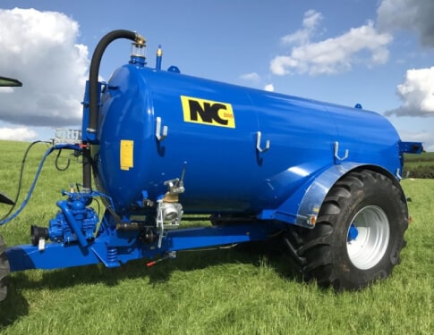 2,500 GALLON VACUUM TANKER