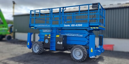 43FT (13.11M) GENIE 4390 RT DIESEL SCISSOR LIFT